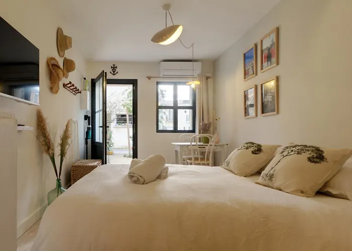 095 - Le Petit Camarguais - - Calme - Wifi Апартаменты *
